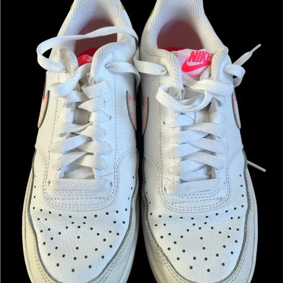Nike Women's White and Pink Sneakers - Picture 1 of 6
